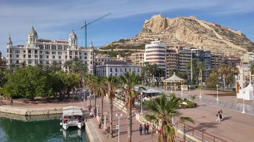 Very Lightful Apartment. Incredible Sea Views. Big Terrace, Swimming Pool. Ac. Very Close To Alicante City Center. Zewnętrze zdjęcie